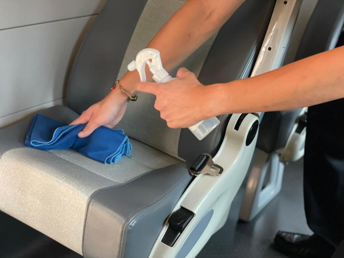 Hotel Royal Chiao Hsi Цзяоси Экстерьер фото Disinfection of a train seat