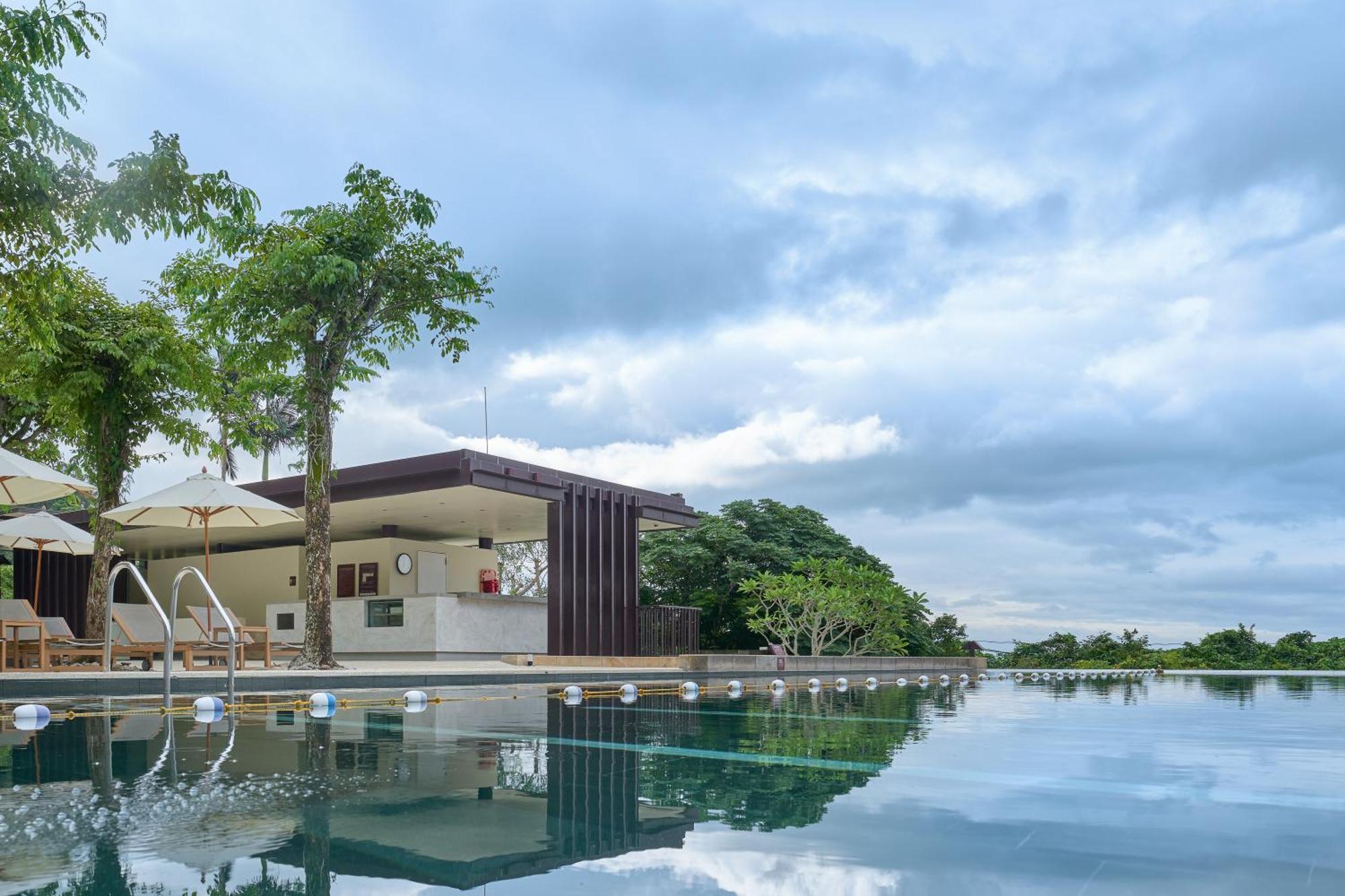 Hotel Royal Chiao Hsi Цзяоси Экстерьер фото The pool at the resort